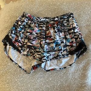 Lululemon Patterned Hotty Hot Tall Shorts